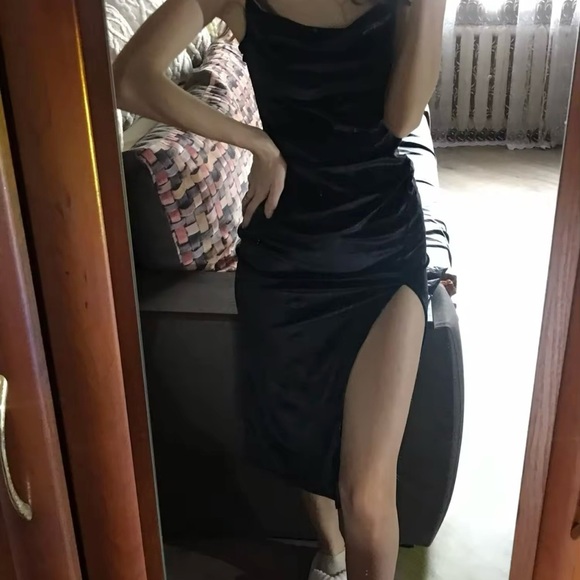 Elegant Black Bodycon Cocktail Velvet Dress XS, S, M - Picture 5 of 5